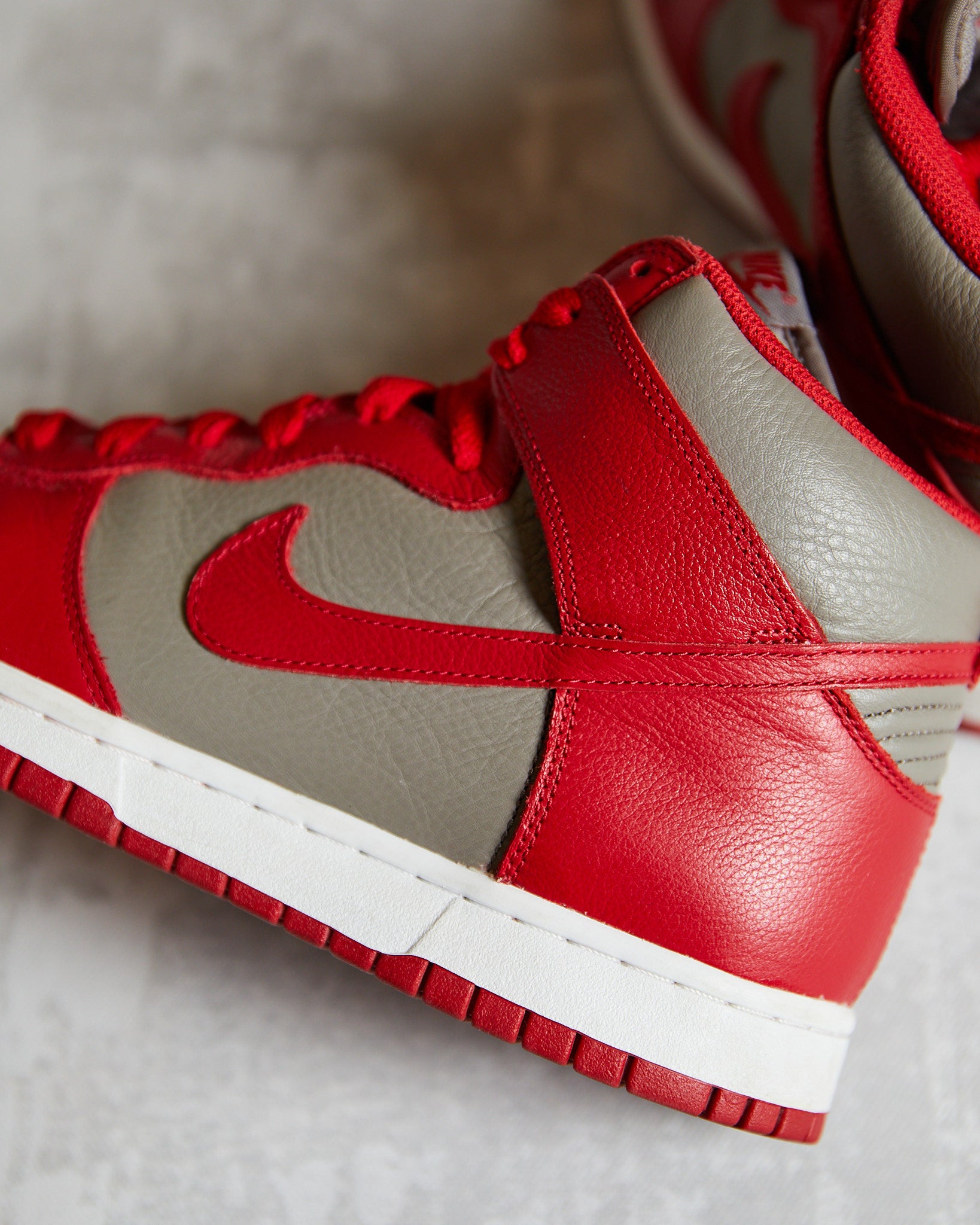 Nike dunk red grey UNLV dunk